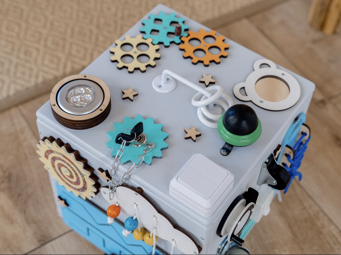 Busy Cube & Storage For Toys