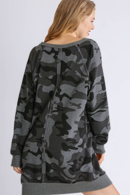 Minivestido con estampado de camuflaje de tamaño completo